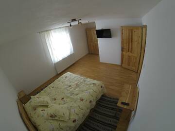 Фото номера Номер Делюкс с кроватью размера «queen-size» Проживание в семье Simon House г. Шимон 6